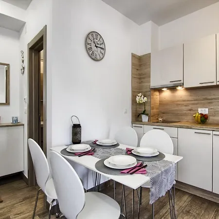 Victoria - One Bedroom With Terrace A2 Apartmán *