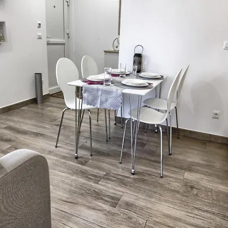Apartmán Victoria - One Bedroom With Terrace A2