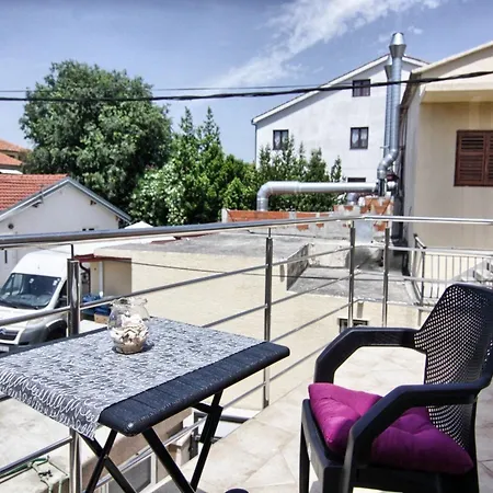 Victoria - One Bedroom With Terrace A2 Apartmán