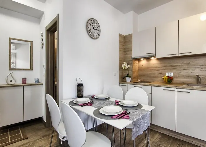 Victoria - One Bedroom With Terrace A2 Apartmán *