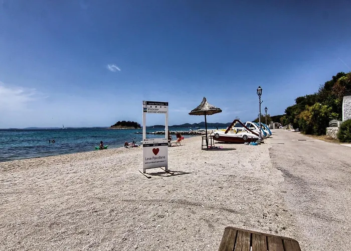 Apartman Victoria - One Bedroom With Terrace A2 *